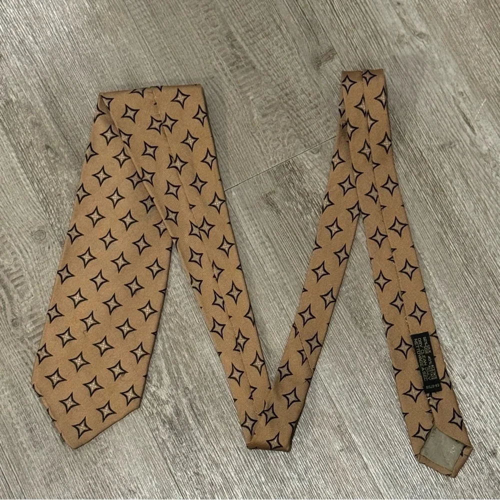 Giorgio Armani Vintage Men's Silk Tie Light Brown Camel Luxury Geometric Print